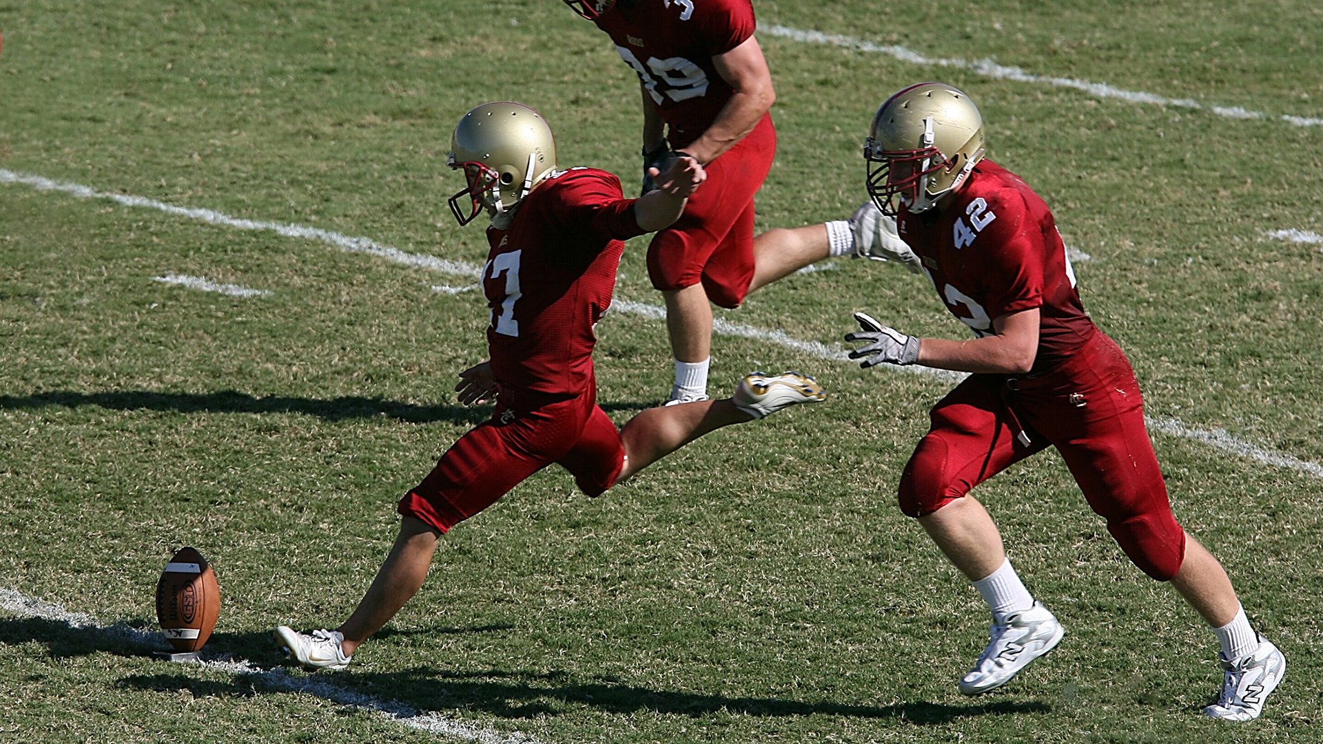 “亚戈·卡尔曼的传球与组织能力,成为阿根廷美洲狮队的战术核心”